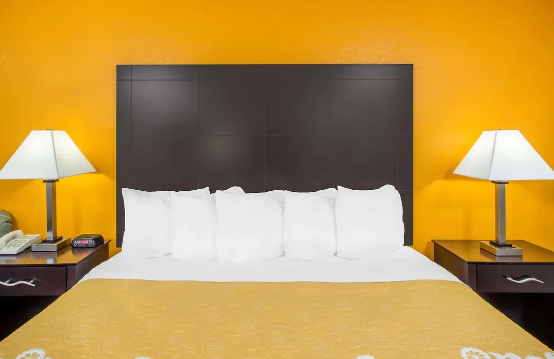 Days Inn By Wyndham Calvert City - Paducah East-1