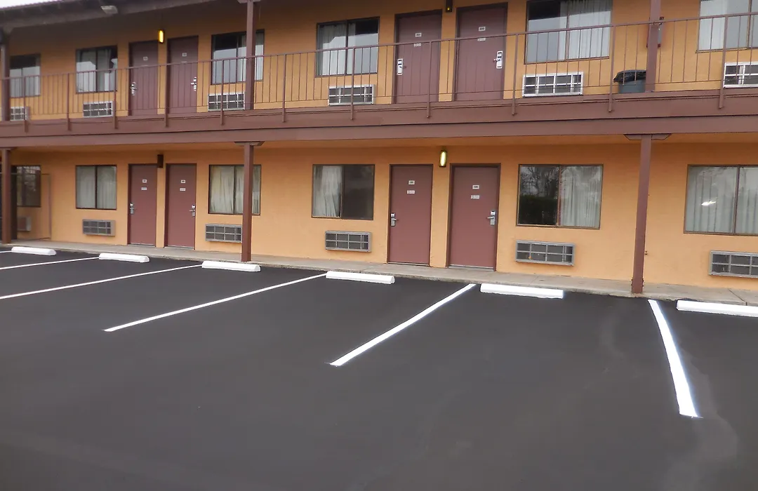 Best Economy Inn & Suites-1