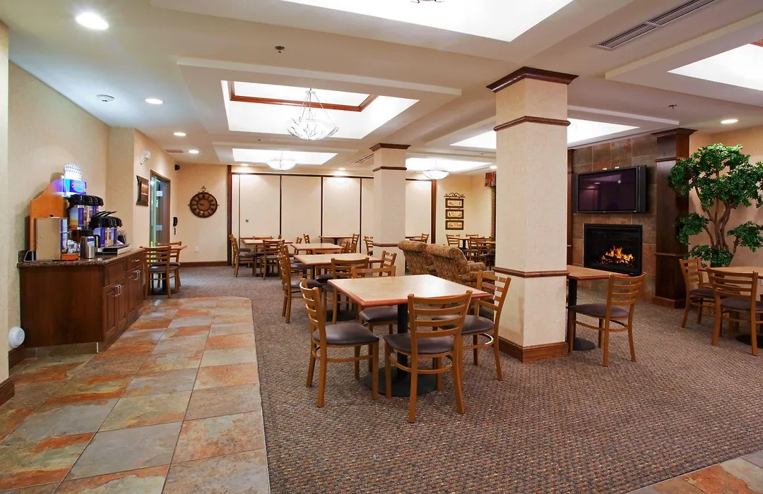 Holiday Inn Express Airport East By Ihg-1
