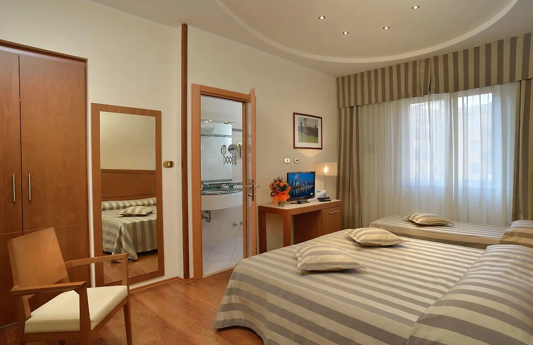 Astor Hotel-1