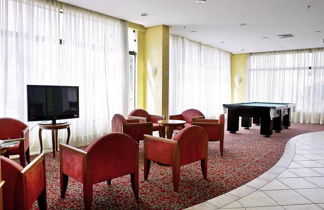Ibis Taubate-1