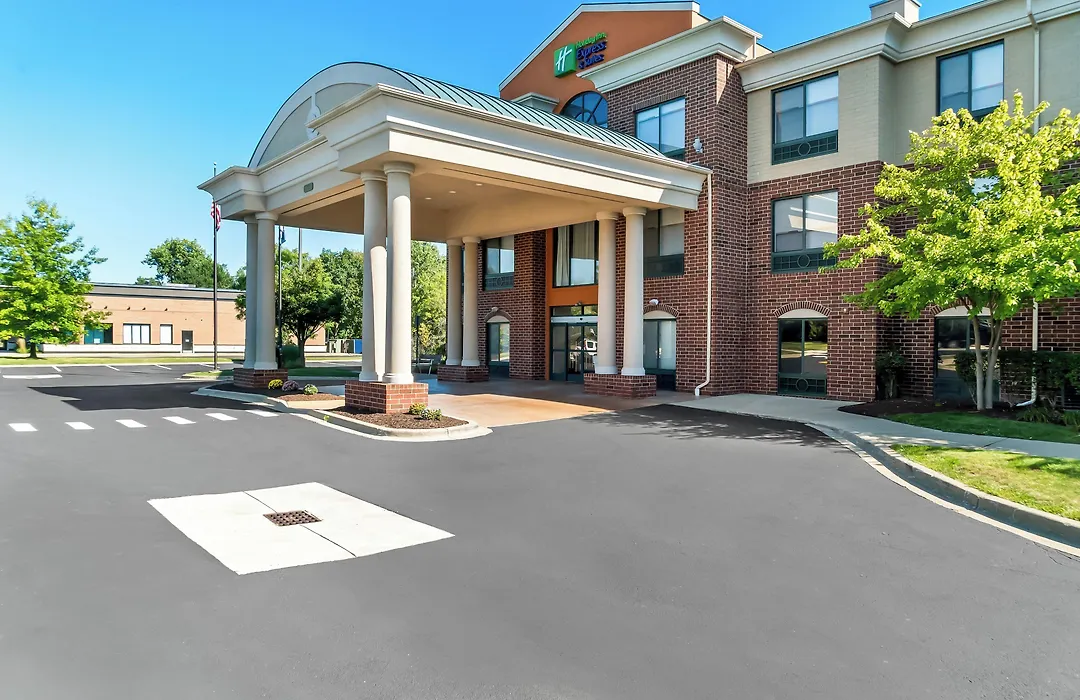 Holiday Inn Express & Suites Detroit - Novi By Ihg-1
