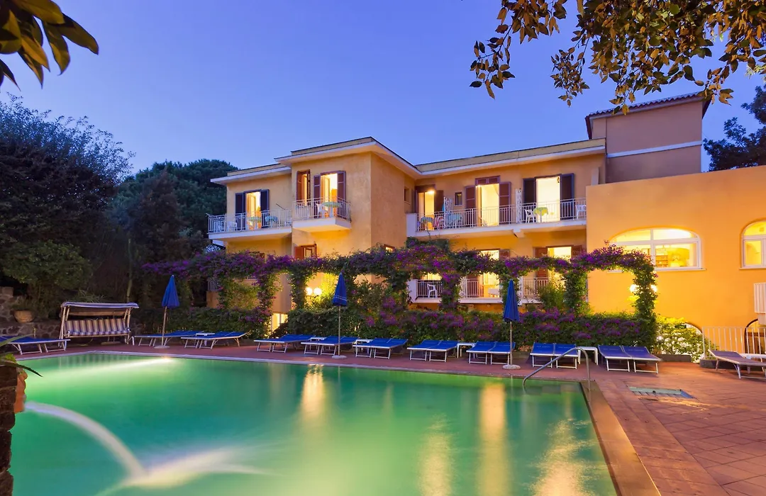 Hotel Cleopatra-1