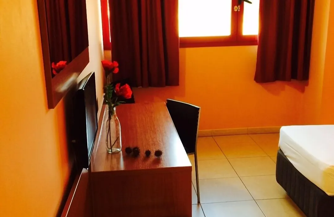 Hotel Jonquera-1