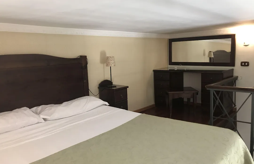 B&B Art Suite Principe Umberto-1