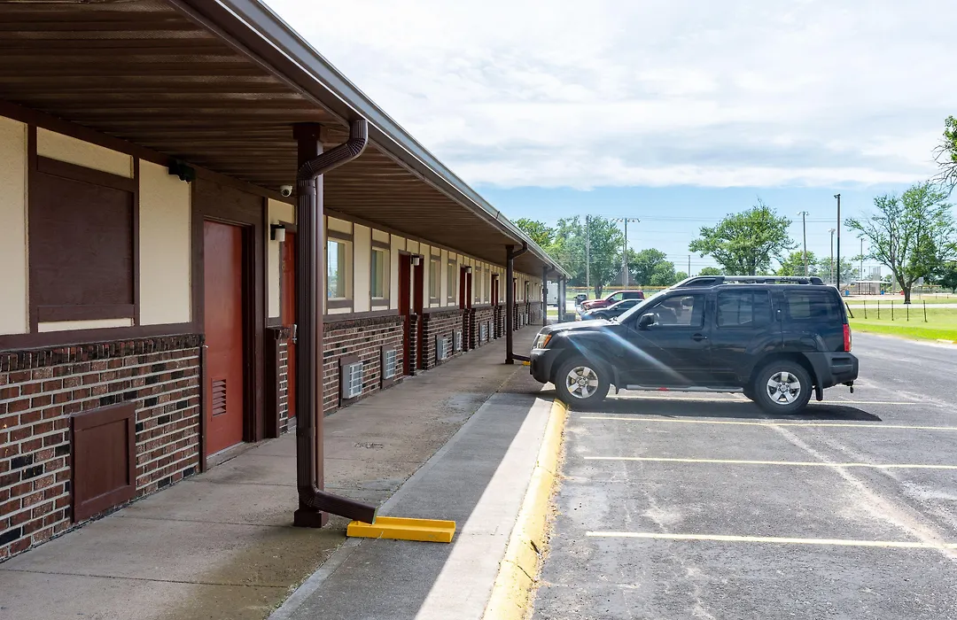 Americas Best Value Inn Chanute-1