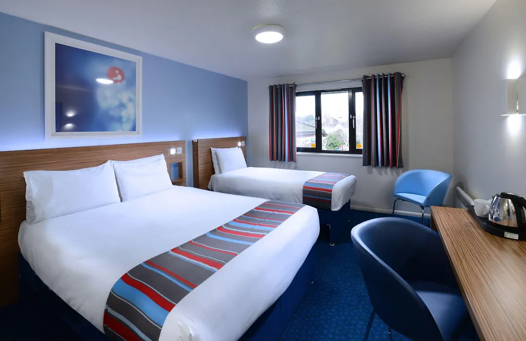 Travelodge Limerick Castletroy-1