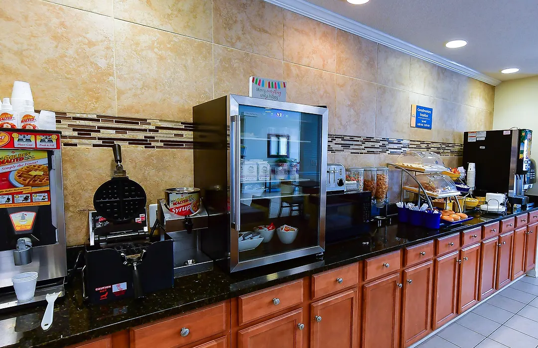 Days Inn By Wyndham Greensboro Nc-1