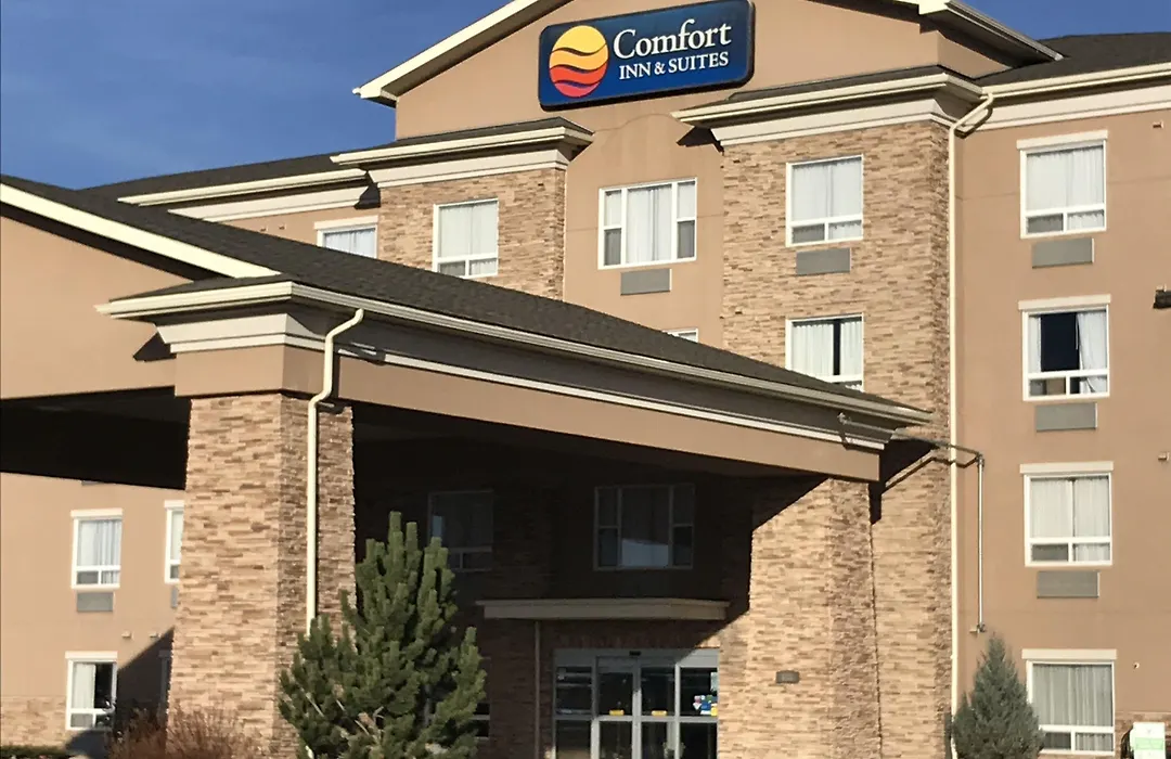 Comfort Inn & Suites-1