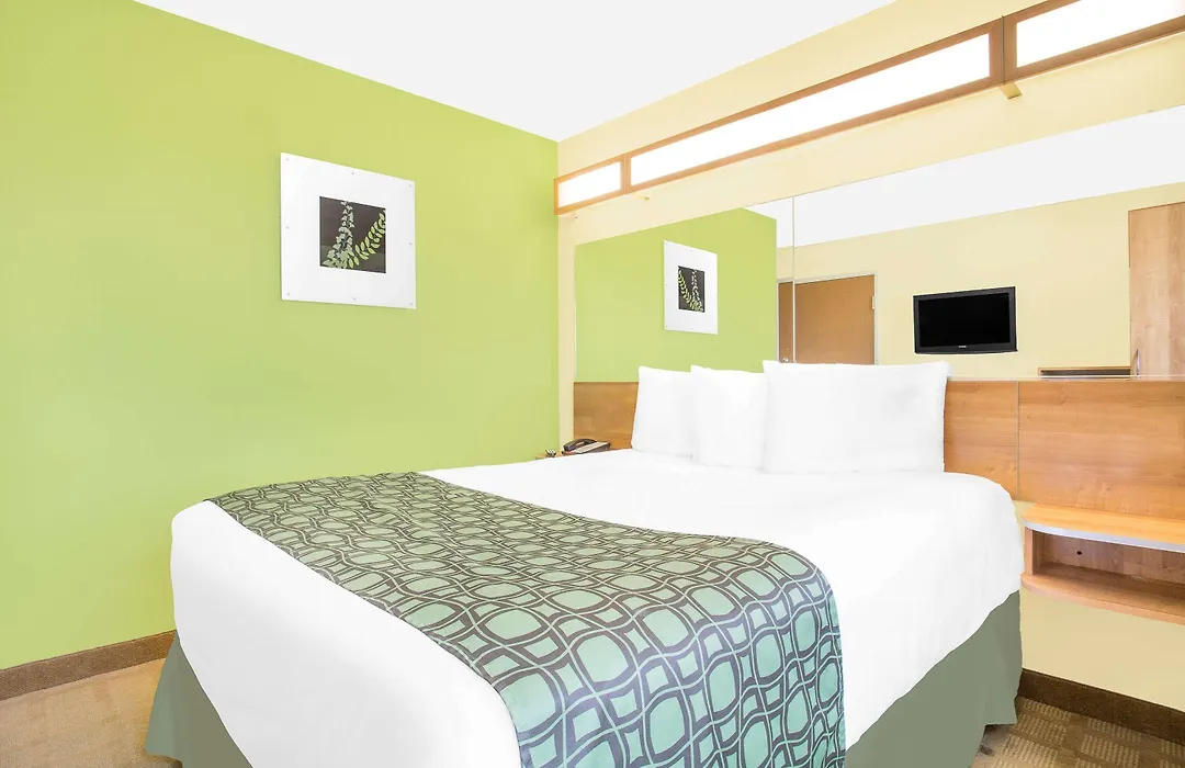 Microtel Inn & Suites By Wyndham Tuscumbia/Muscle Shoals-1