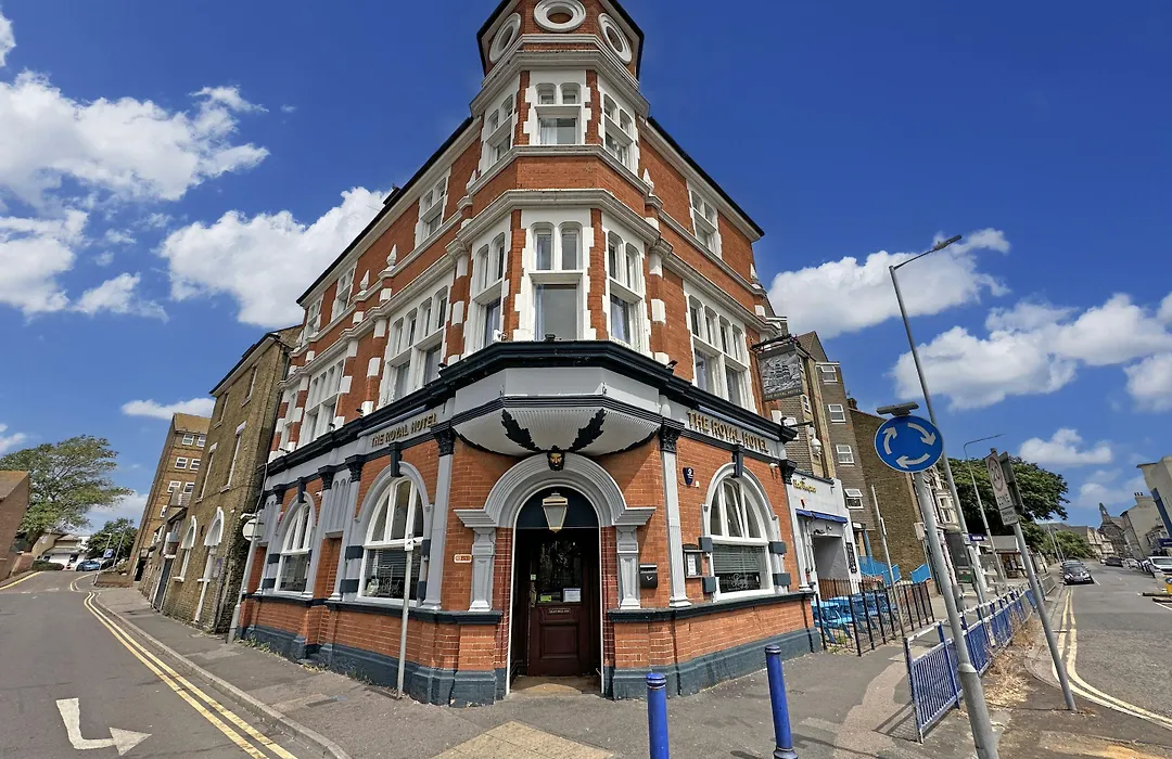 Royal Hotel Sheerness-1