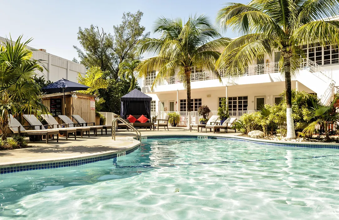 Tradewinds Apartment Hotel Miami Beach-1
