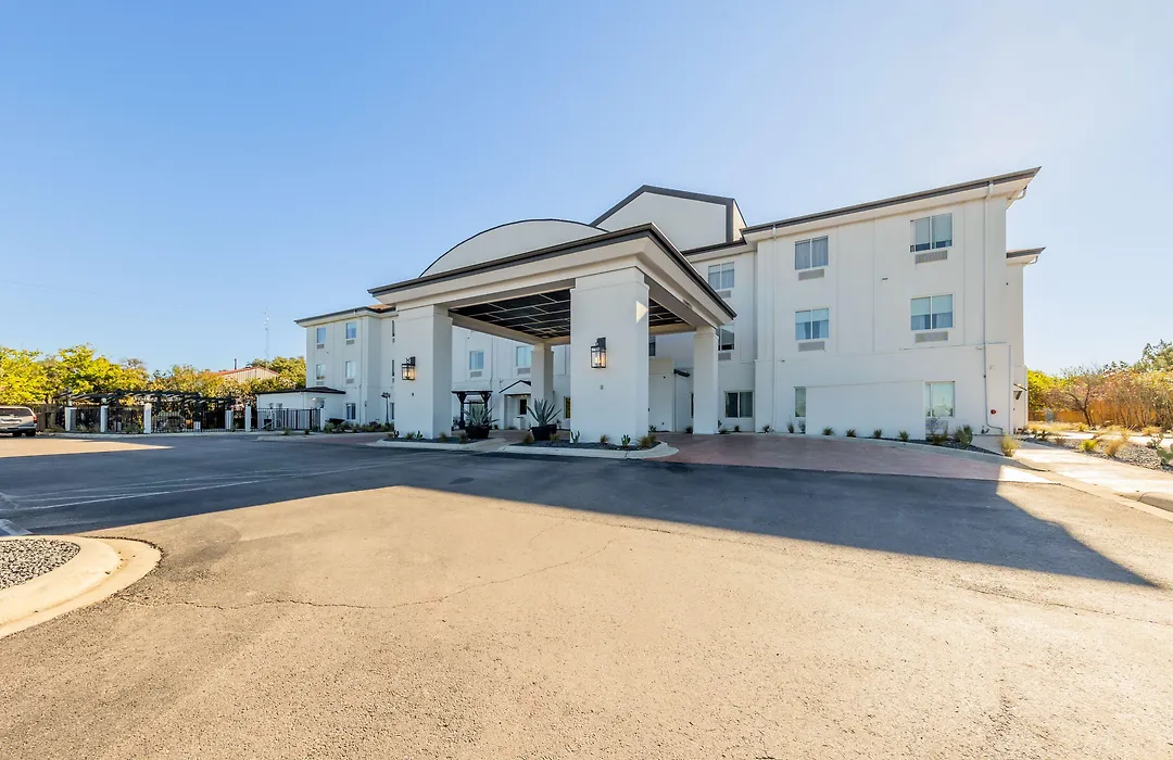 Blanco River Hotel-1