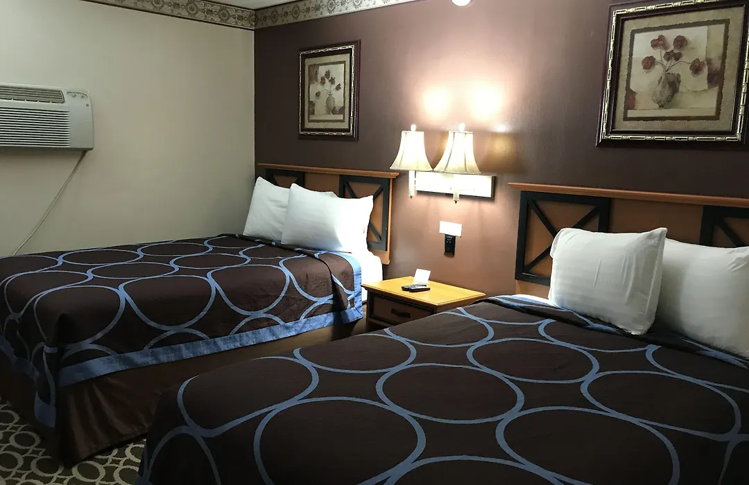 Budget Inn Marinette-1