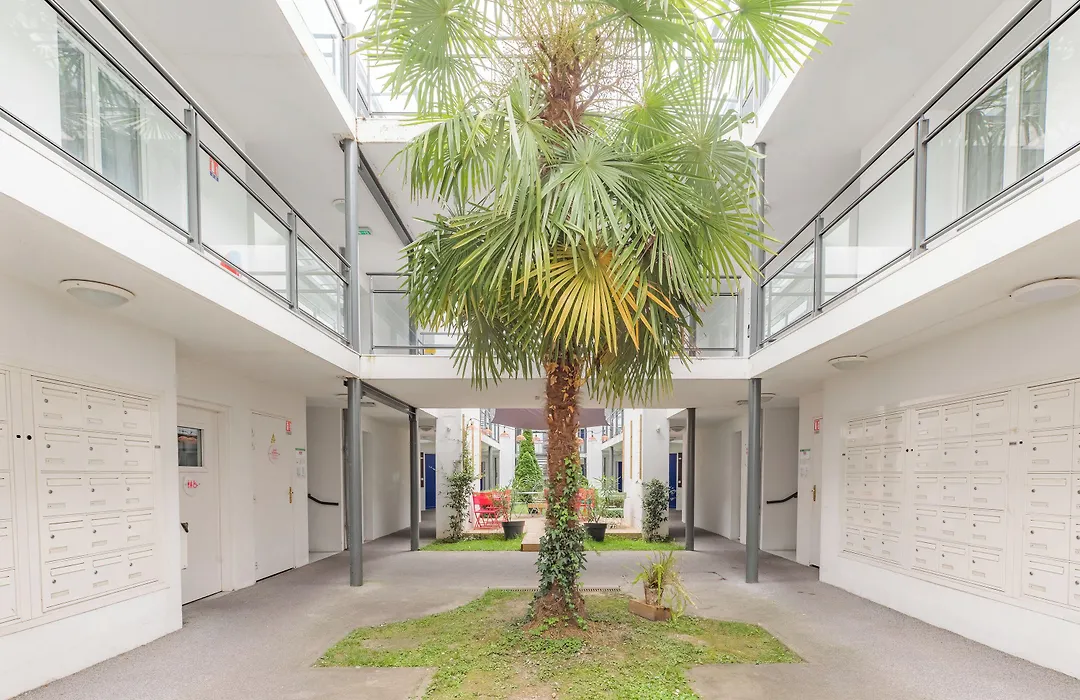 Appart'City Confort Pau Centre-1