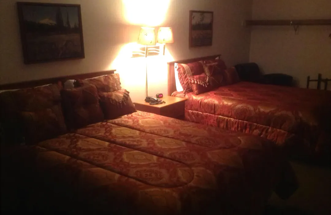 Motel West-1