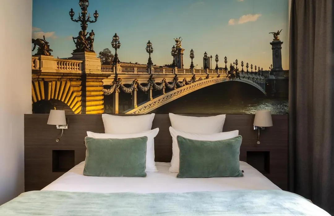 Midnight Hotel Paris-1