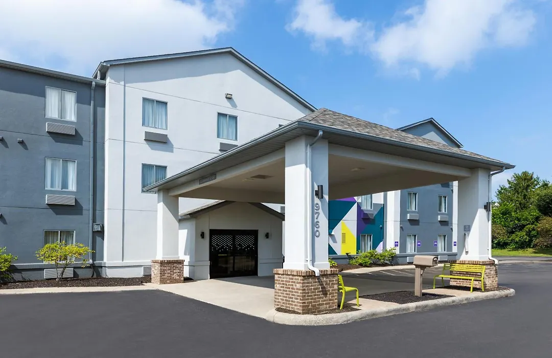 Spark By Hilton Indianapolis Northeast Fishers-1