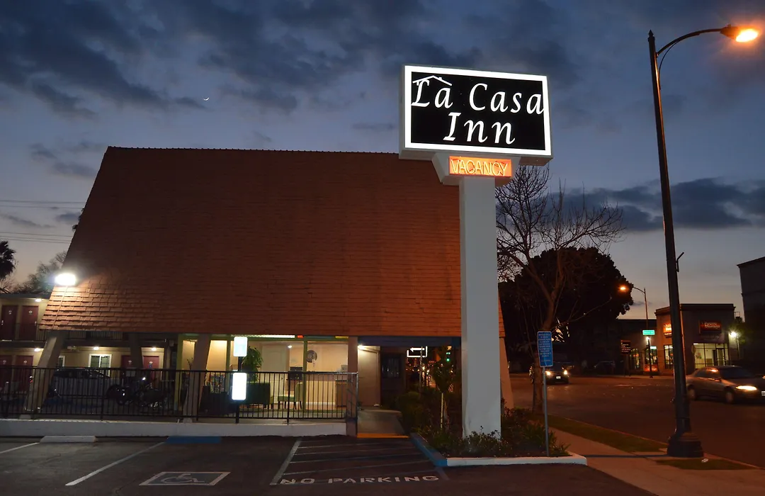 La Casa Inn-1
