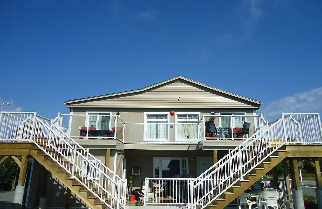 Bayside Inn & Waterfront Suites-1