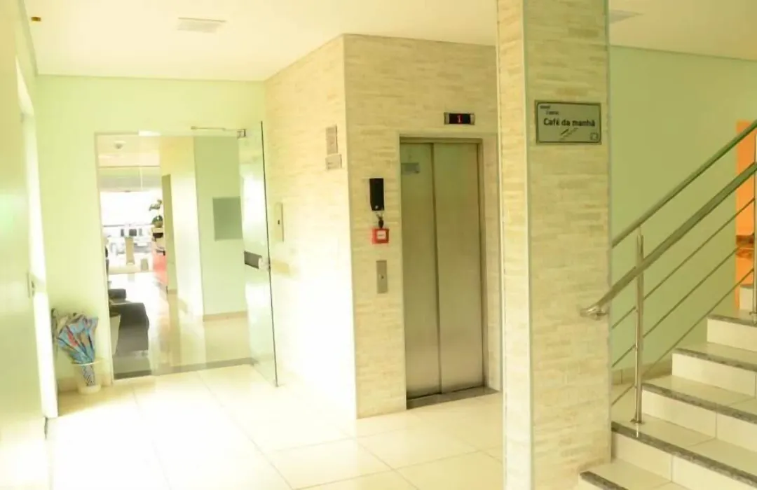 Hotel Capital-1