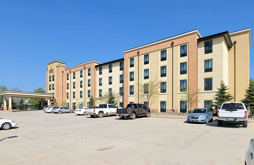 Comfort Inn & Suites Watford City-1