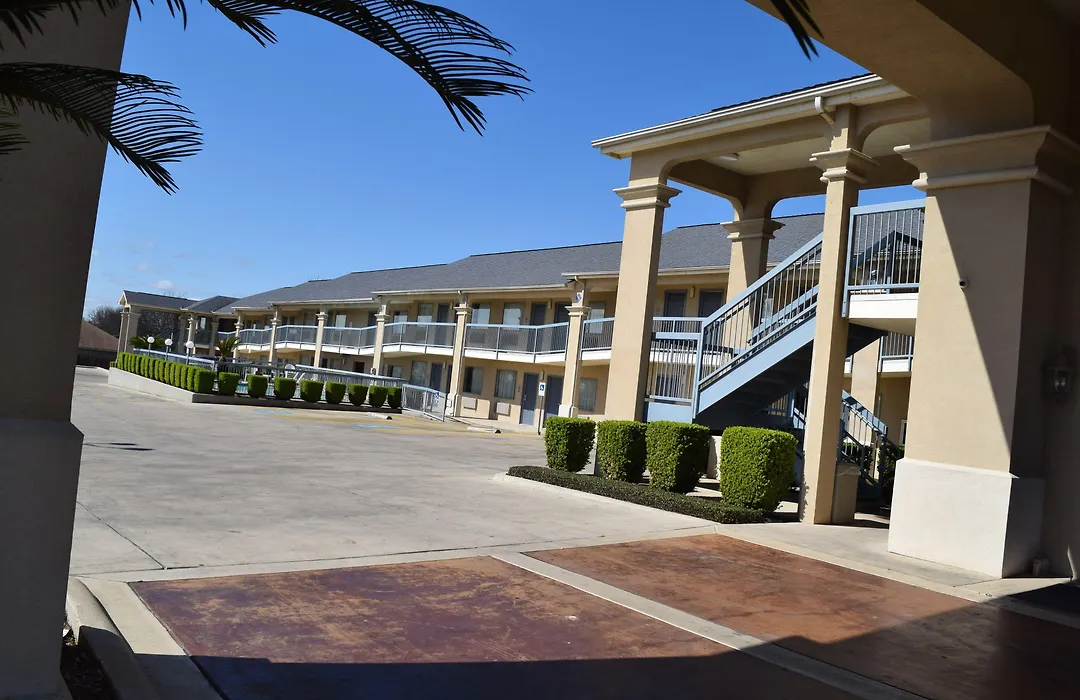 Americas Best Value Inn New Braunfels-1
