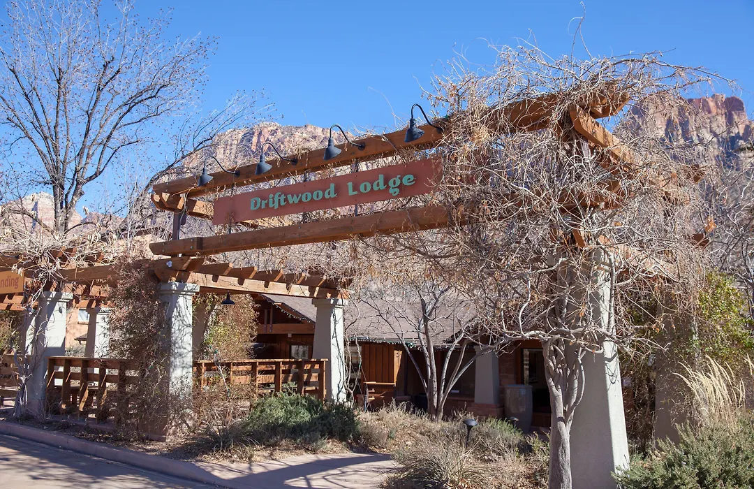 Driftwood Lodge-1