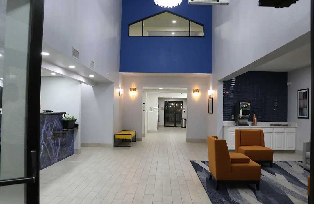 Quality Inn & Suites Buda-1