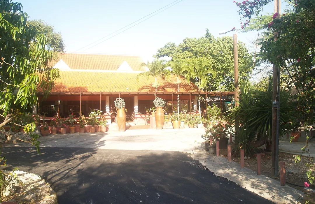 Landhuis Daniel - Plantation House-1