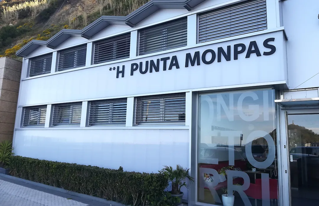 Hotel Punta Monpas-1
