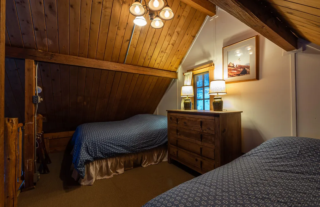 Pioneer Guest Cabins-1