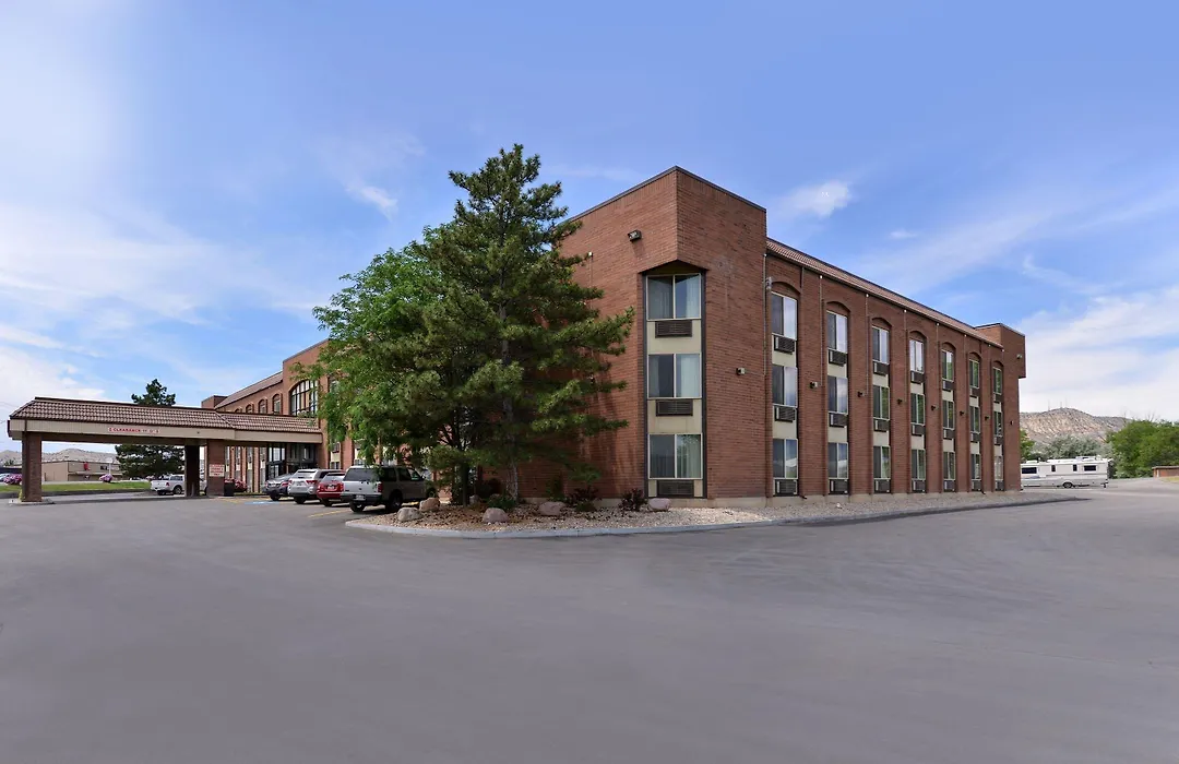 Quality Inn Vernal Near Dinosaur National Monument-1