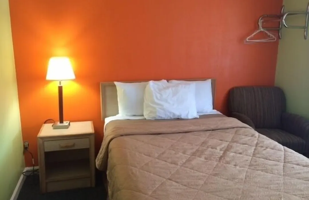 Fels Three Crown Motel-1