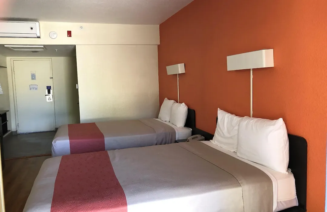 Days Inn By Wyndham Brawley-1