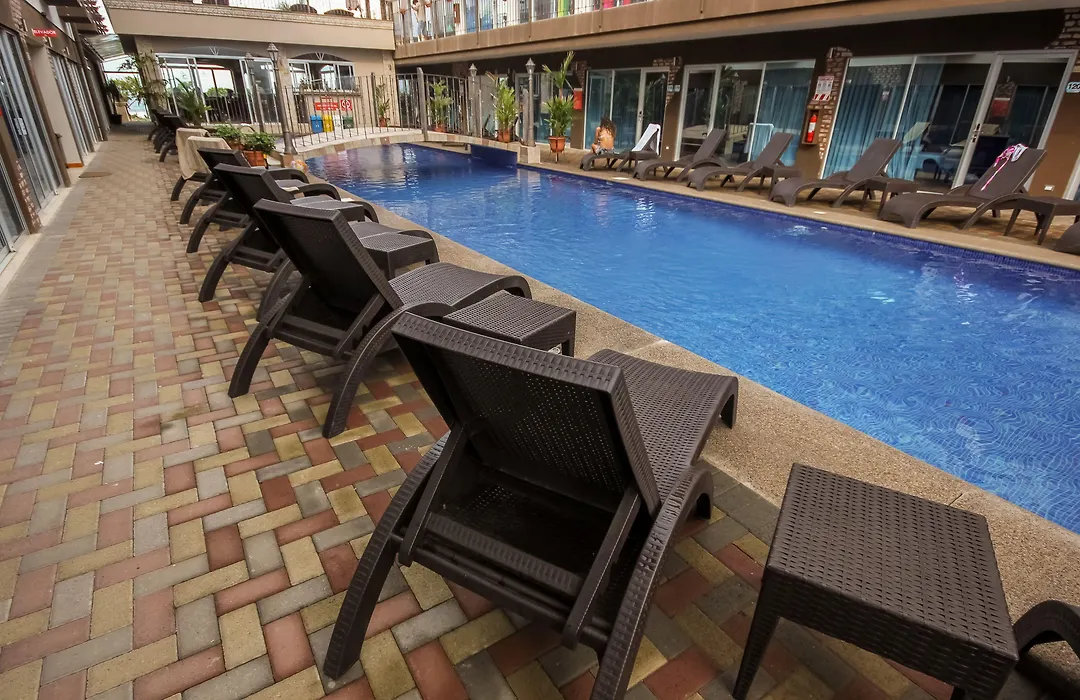 Beachfront Hotel Tramonto-1