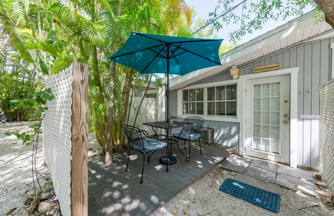 Tarpon Tale Inn-1