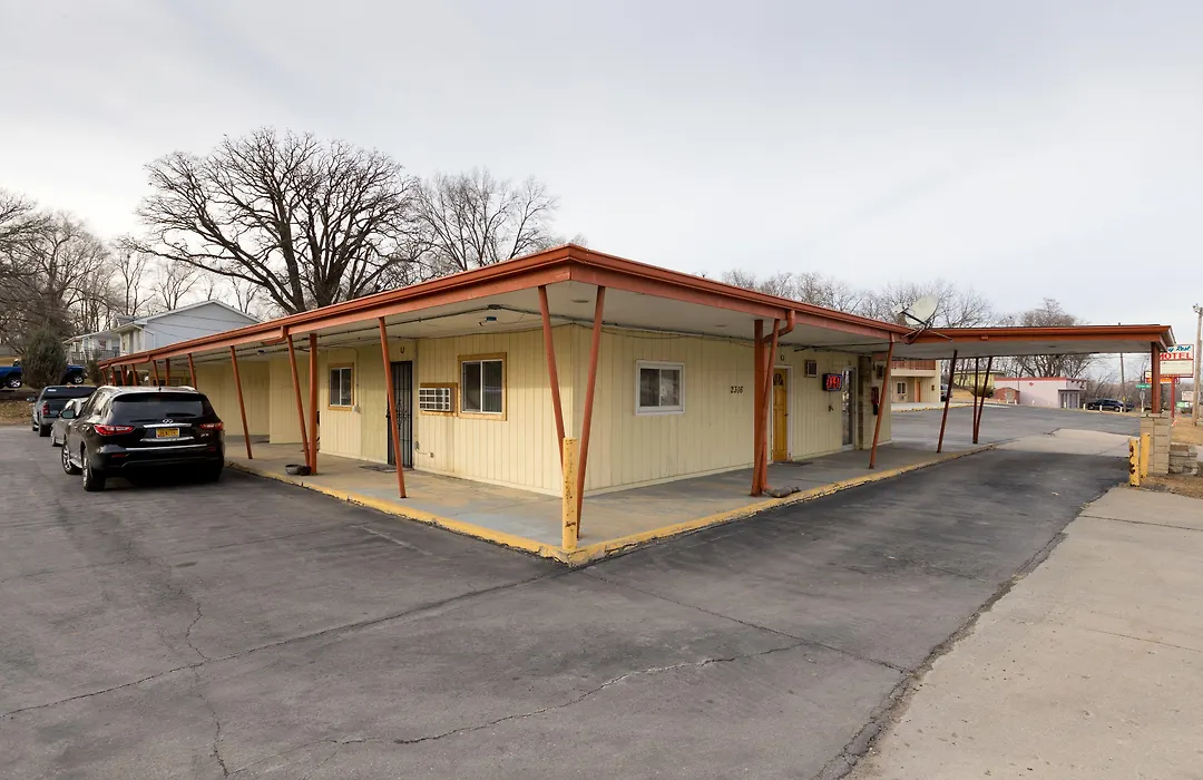 Cozy Rest Motel-1
