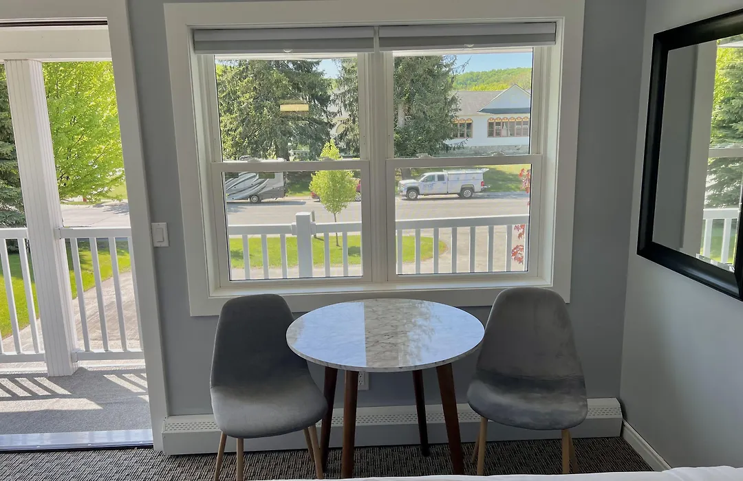 Empire Lakeshore Inn-1