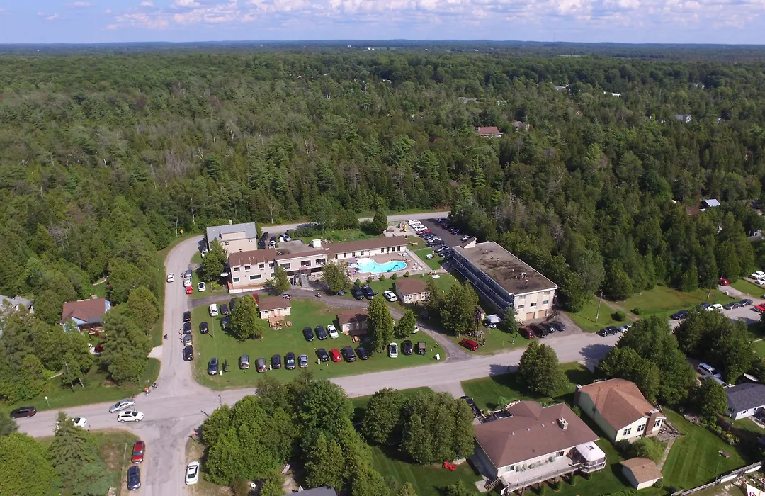 Sauble Beach Lodge-1