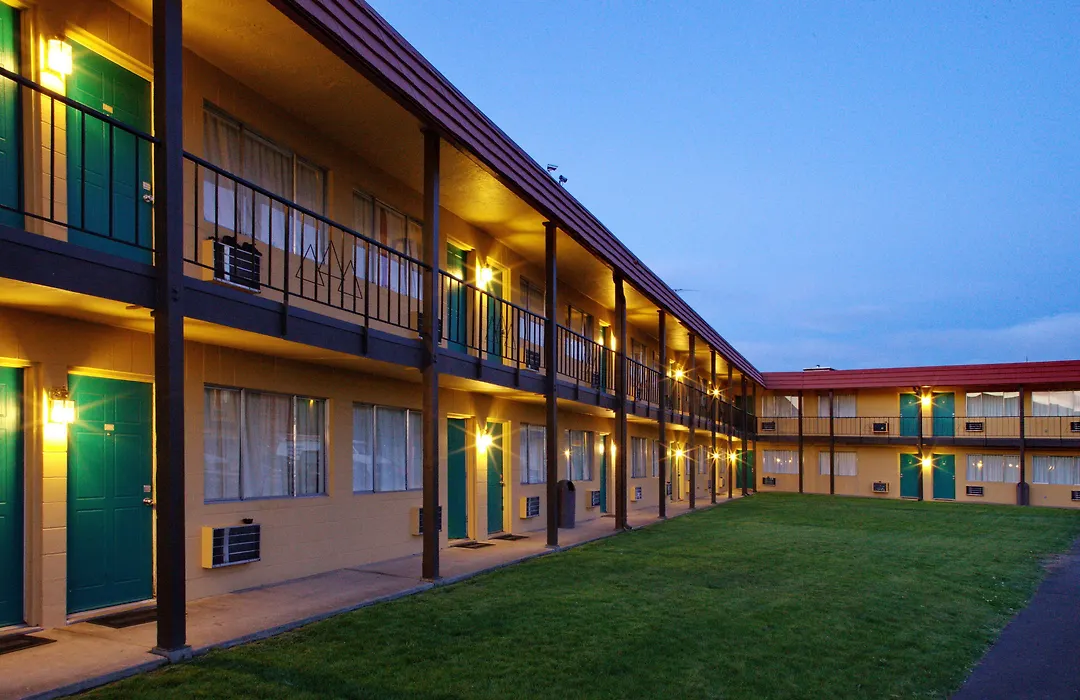 Tiki Lodge Motel-1