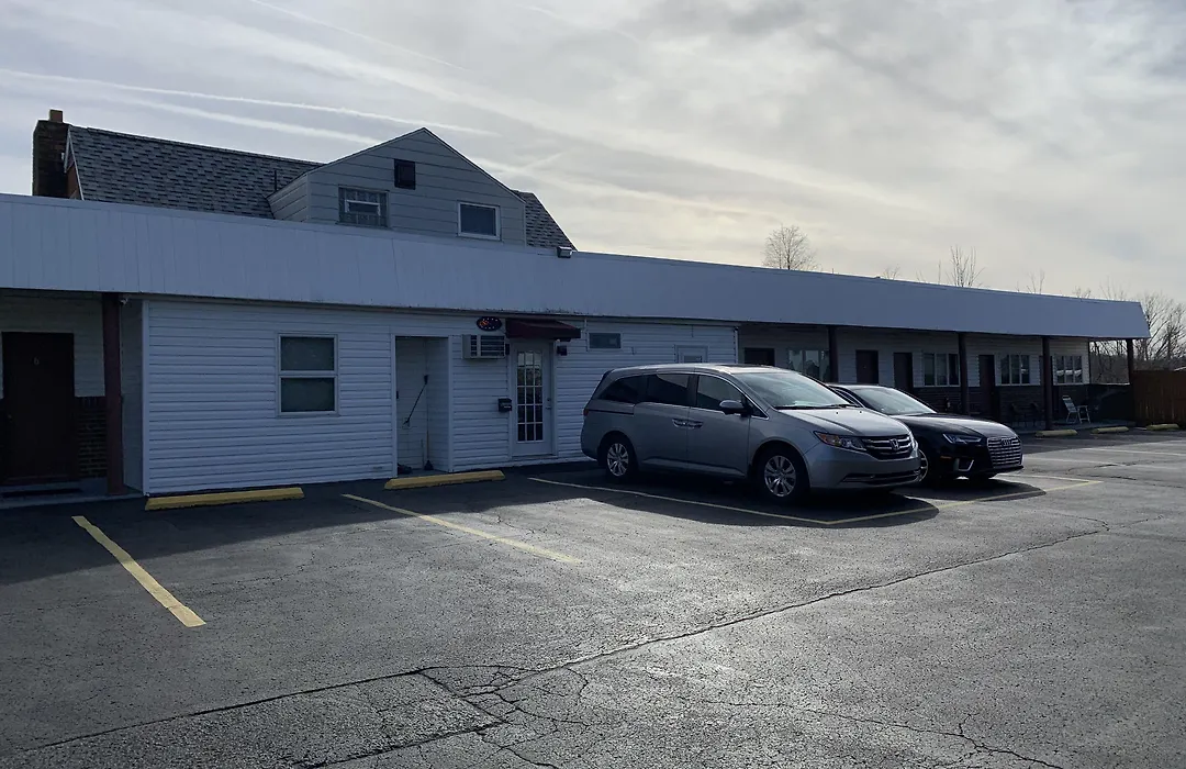 Budget Inn-1