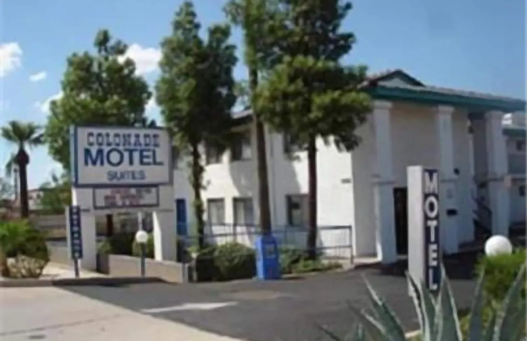 Colonade Motel Suites-1