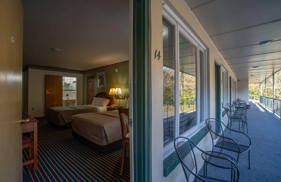 Mahoning Inn-1