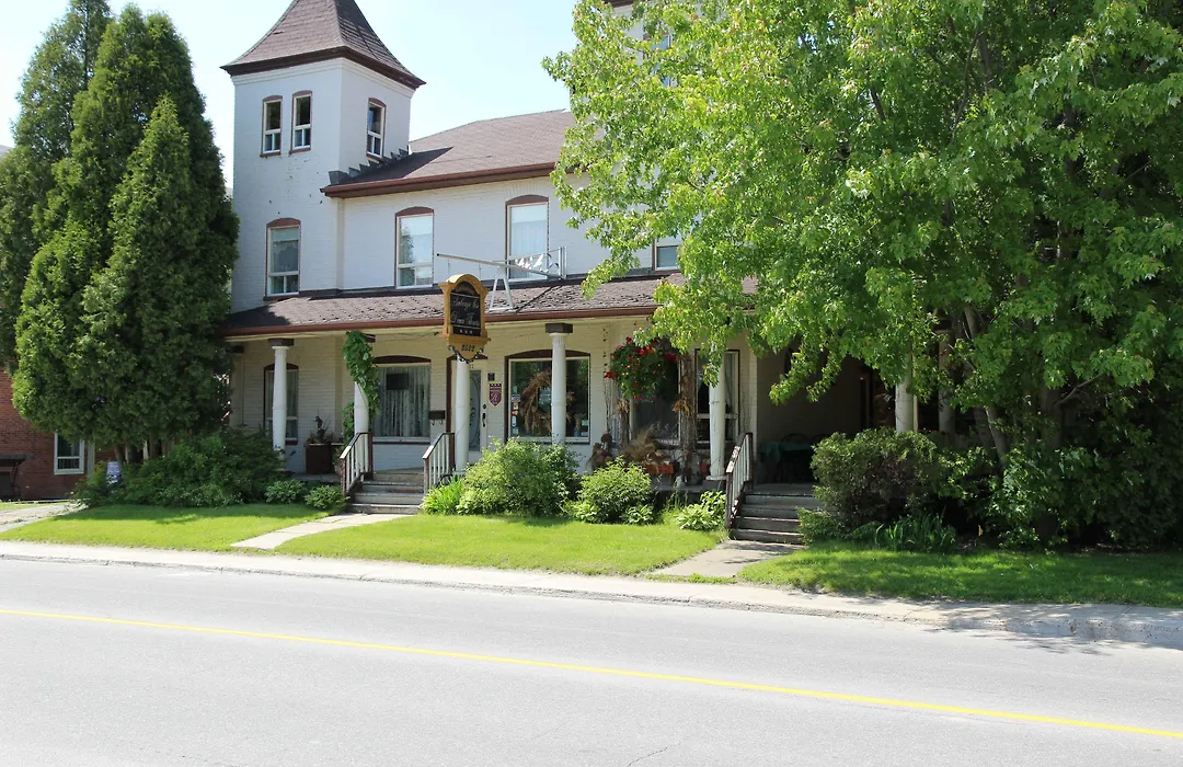 auberge les deux tours-1