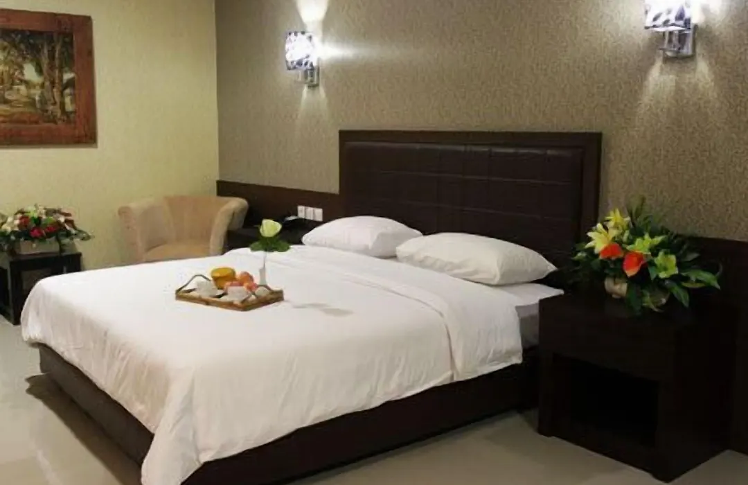 Bamboo Inn Hotel & Cafe-1
