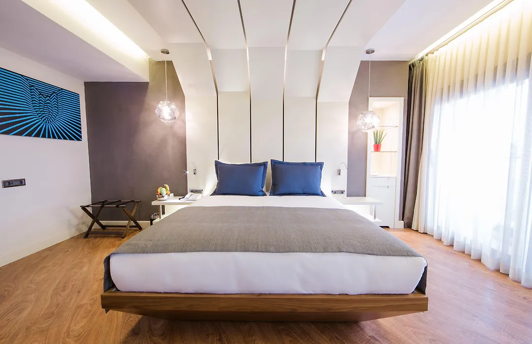 Maroon Hotel Pera-1