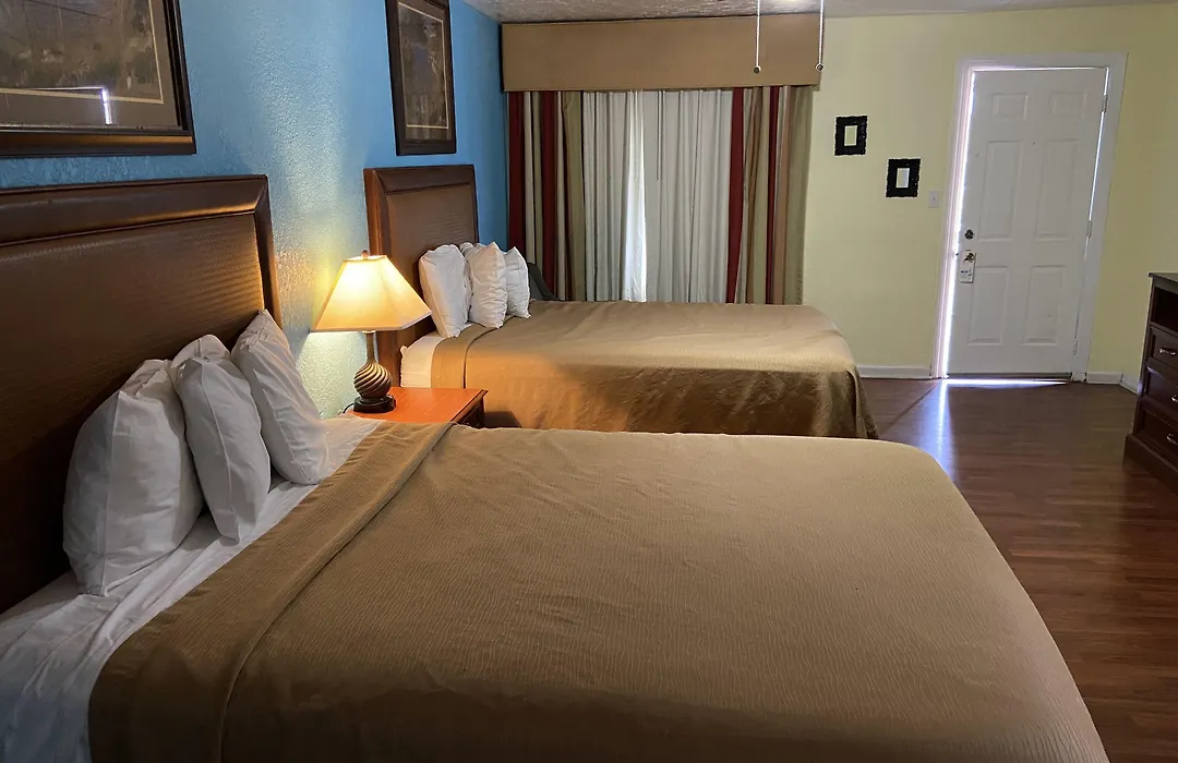 Delux Inn-1