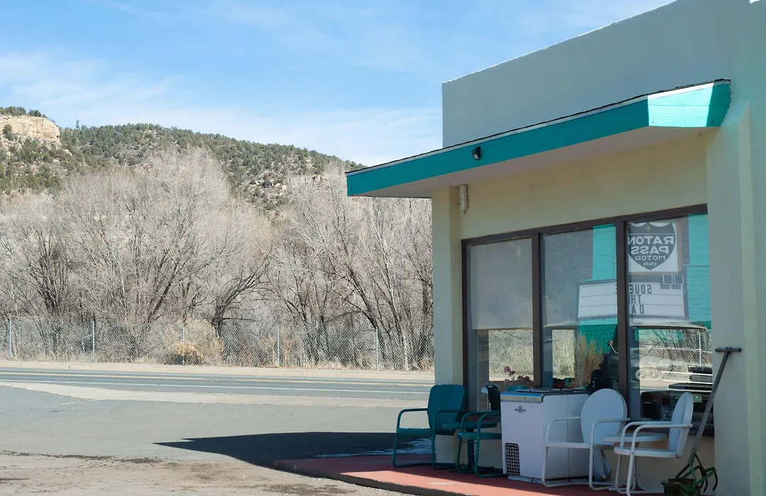 Raton Pass Motor Inn-1