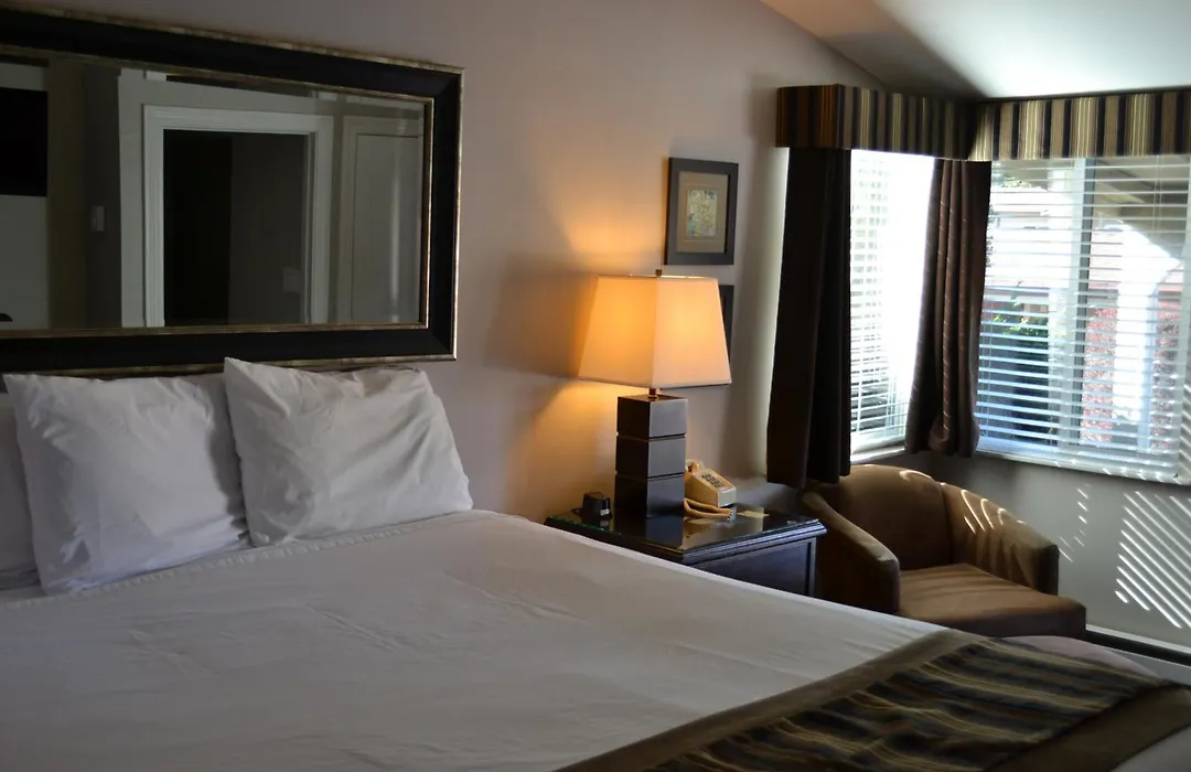 Monterey Peninsula Inn-1